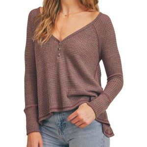 NWT Sadie and Sage V-Neck Waffle Knit Top, Color Purple, Size M.